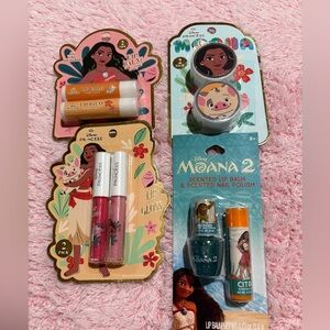 Disney Moana Lip Balm and Gloss Collection - Pink, Orange, White